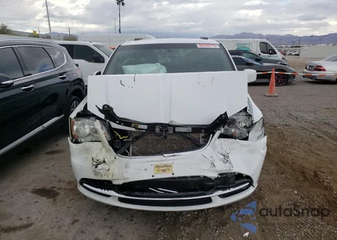 2016 Chrysler Town & Country Touring from USA, damaged, VIN 2C4RC1BGXGR149790